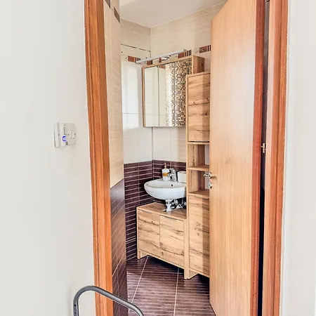 Stunning Sea & View - 3 Min Walk To *