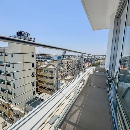 Stunning Sea & View - 3 Min Walk To * Lárnaca