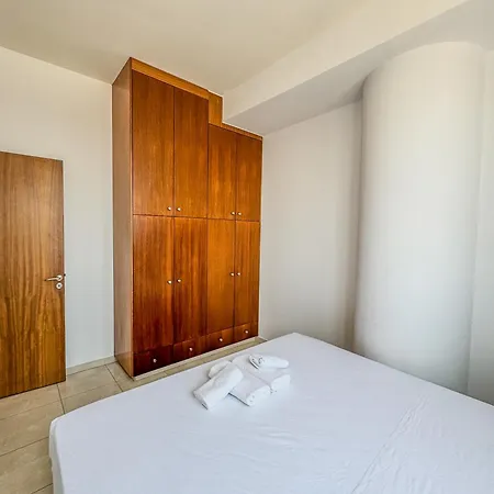 Stunning Sea & View - 3 Min Walk To Apartament