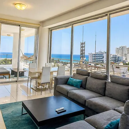 Rated - Premium Seaview 2-bdr-apt In Tallest Building In - 2 Min Walk To Апартаменты