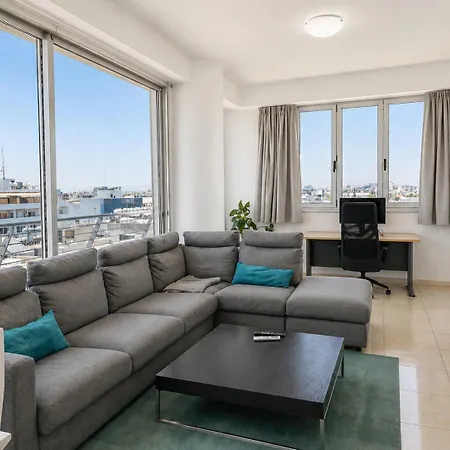 Rated - Premium Seaview 2-bdr-apt In Tallest Building In - 2 Min Walk To Апартаменты Ларнака