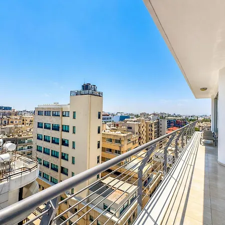 Rated - Premium Seaview 2-bdr-apt In Tallest Building In - 2 Min Walk To Апартаменты Ларнака