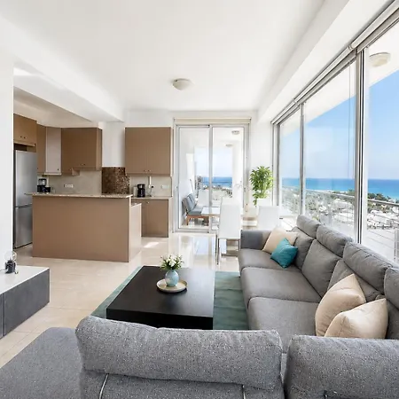 Lägenhet Rated - Premium Seaview 2-bdr-apt In Tallest Building In - 2 Min Walk To Larnaca