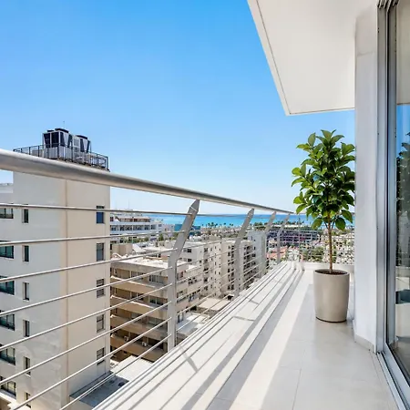Rated - Premium Seaview 2-bdr-apt In Tallest Building In - 2 Min Walk To Lägenhet