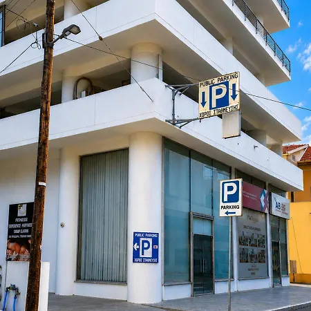 Rated - Premium Seaview 2-bdr-apt In Tallest Building In - 2 Min Walk To Lägenhet Larnaca