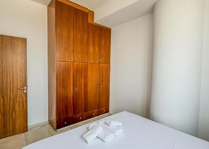 Stunning Sea & View - 3 Min Walk To アパート