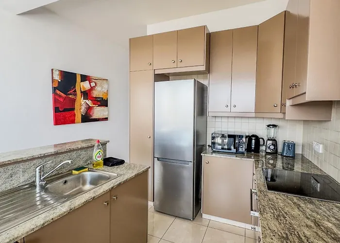 Stunning Sea & View - 3 Min Walk To アパート