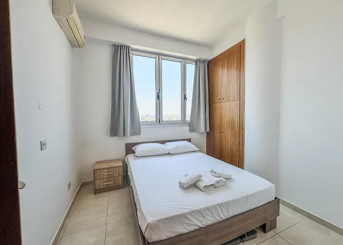 Stunning Sea & View - 3 Min Walk To * ラルナカ